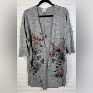 Live in the Moment Gray Floral Open-Front Women's thin Cardigan sweater. Size M